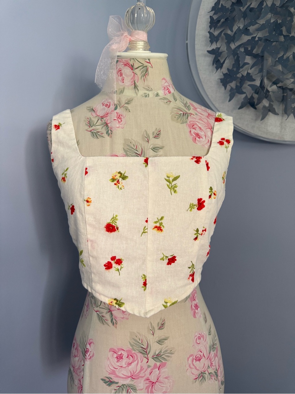 Forever 21 Cream Square-Neck Floral Crop Top with Red Blossoms